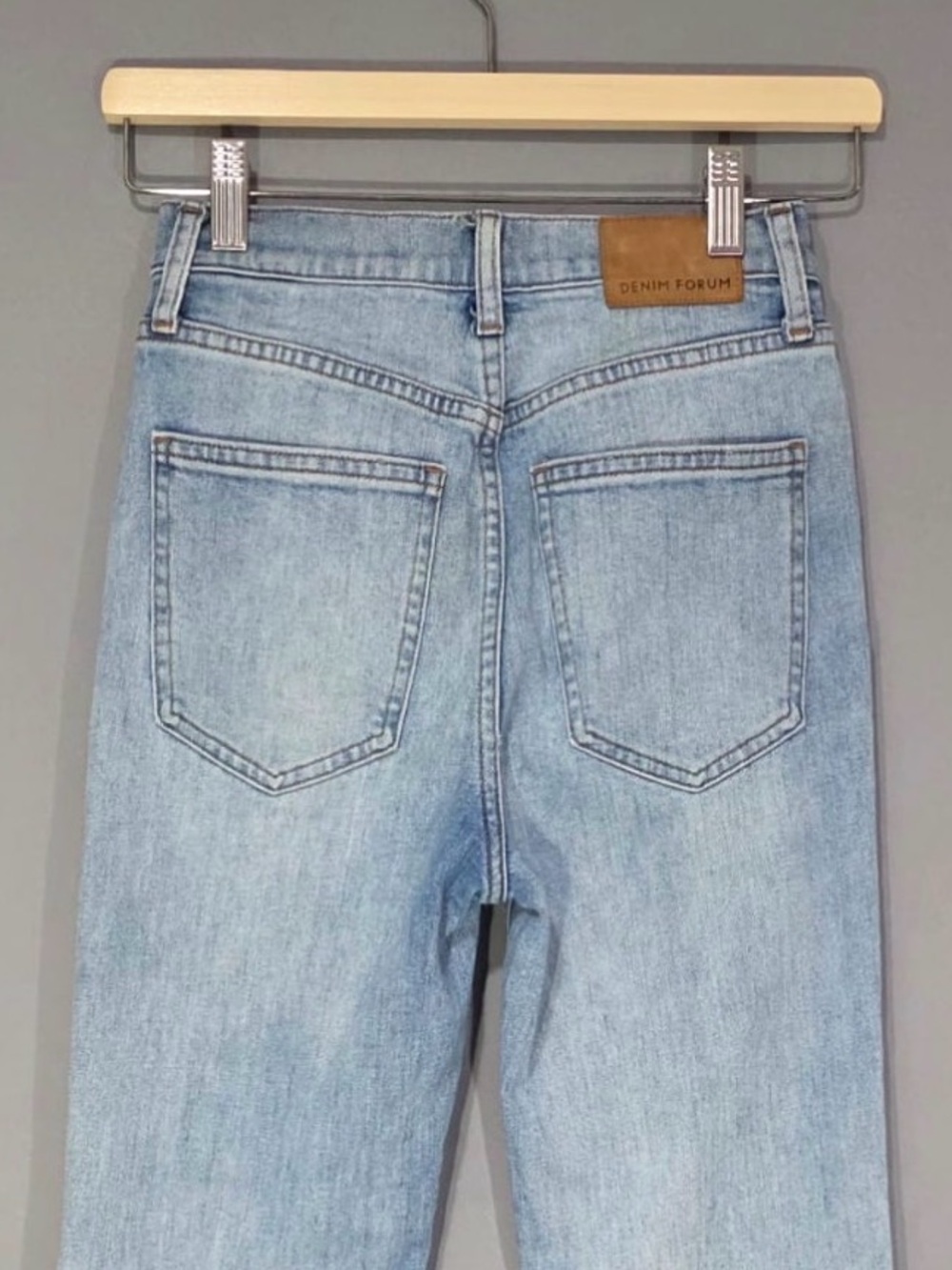 Aritzia DENIM FORUM The Twiggy High Rise Flare Jeans Size 24 - Picture 9 of 13